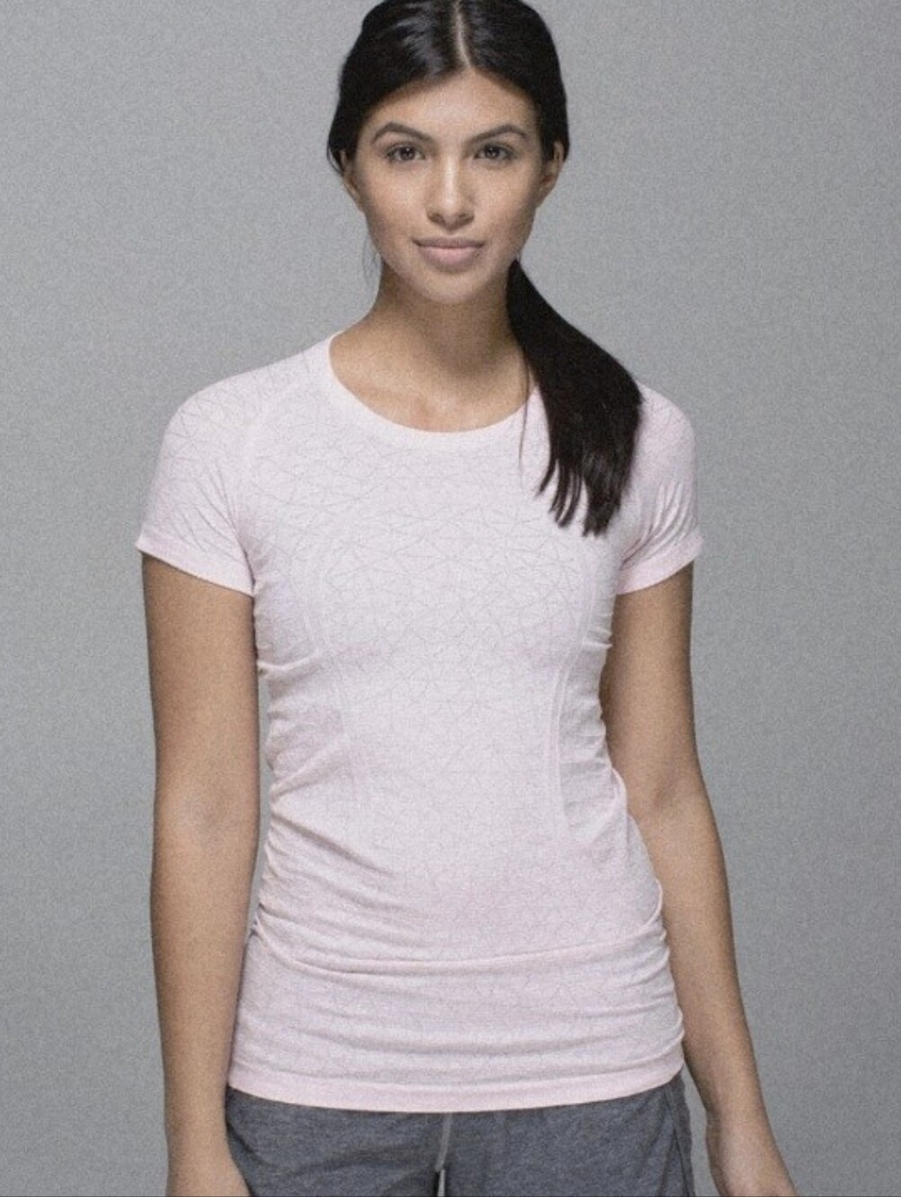 Lululemon Run: Swiftly Tech Short Sleeve Crew. Heathered Strawberry Milkshake. 6